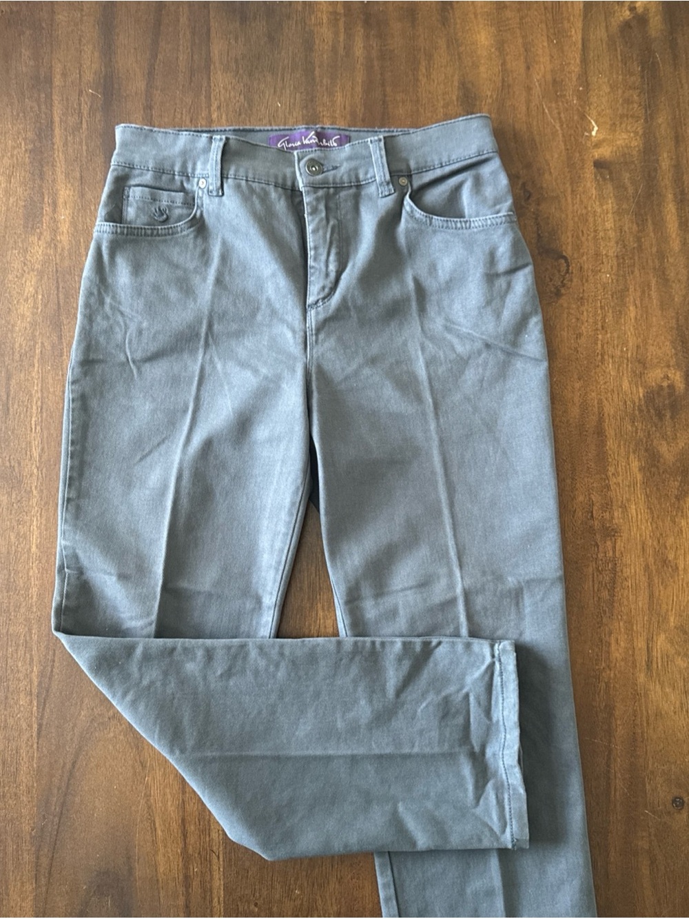 Gloria Vanderbilt Amanda Straight Leg Women's size 8P Gray Denim jeans